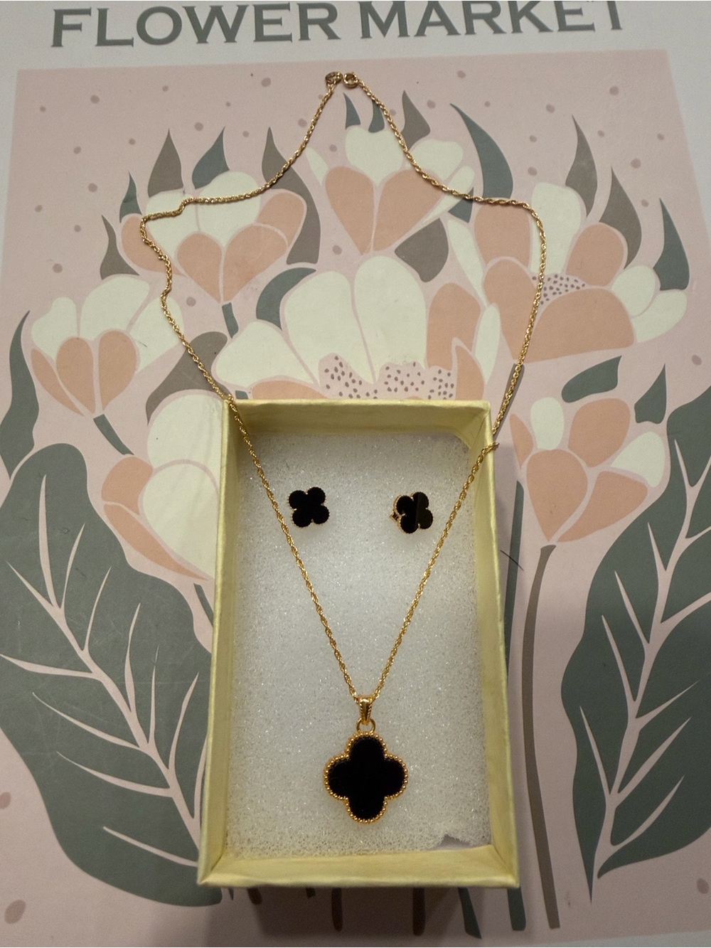 18K VCA Gold Necklace and Stud Earring Set